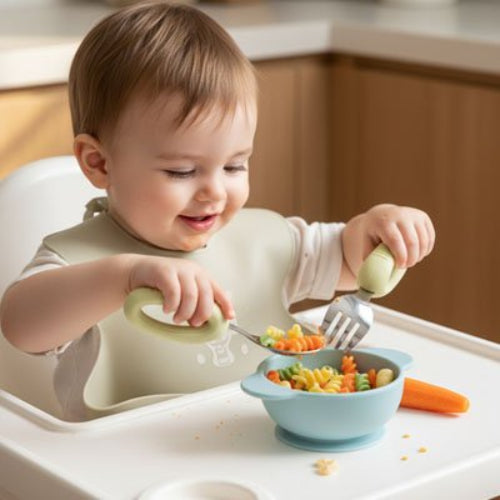 Couvert bébé ergonomiques securises vert