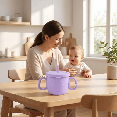 Gobelet anti fuite bébé adapté aux petites mains mauve