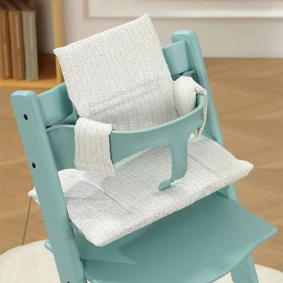 Chaise haute avec coussin pour bébé   blanc