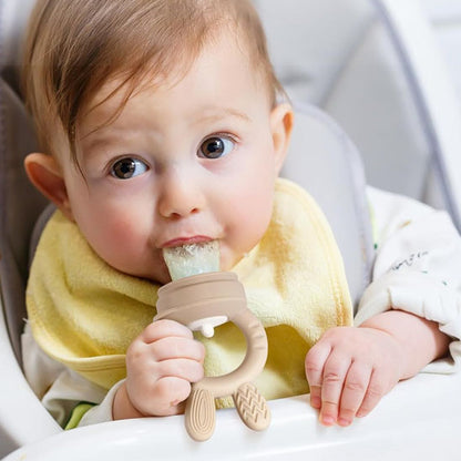 Grignoteuse bébé lapin émerveille