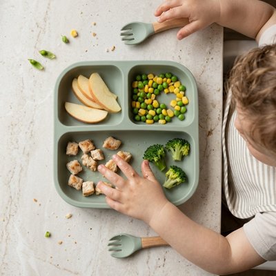 Assiette bébé ventouse Repas autonmes sans renversements avec brocolis 