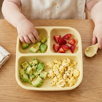 Assiette bébé ventouse conception intelligente beige jaune