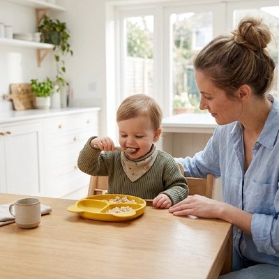 Assiette bébé ventouse ventouse parfait pour l'autonomie avec puré