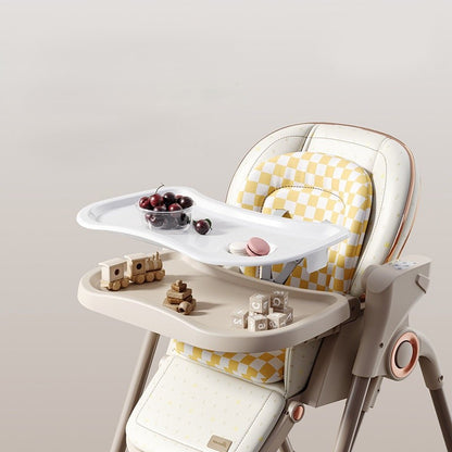 Chaise haute bébé avec tablette