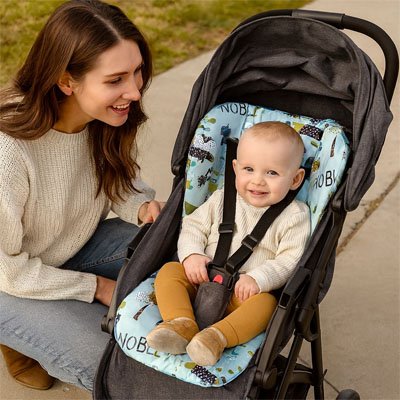 Coussin pour chaise haute bébé souriant
