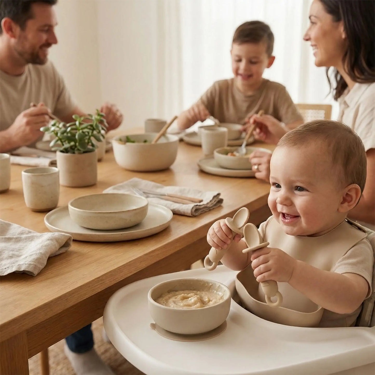Couvert bébé ergonomique beige
