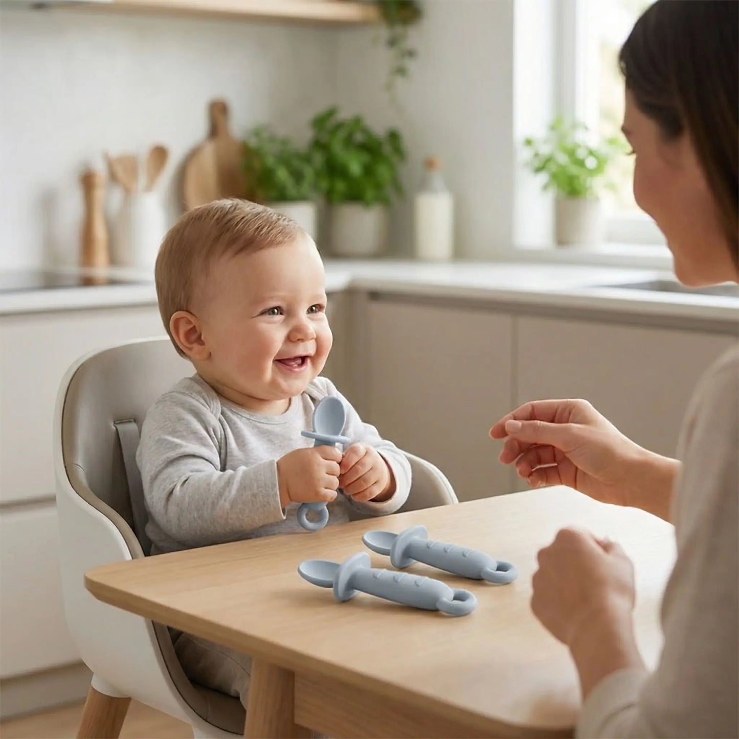 Couvert bébé ergonomique bleu