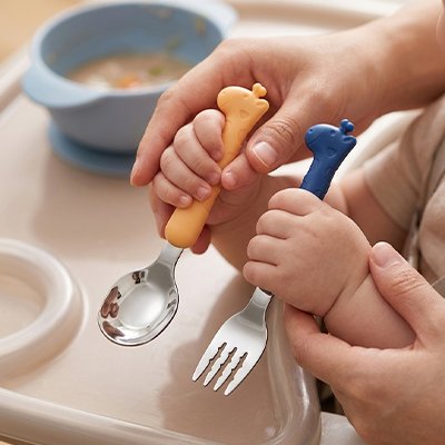 Couvert pour bébé facile à saisir couleur bleu