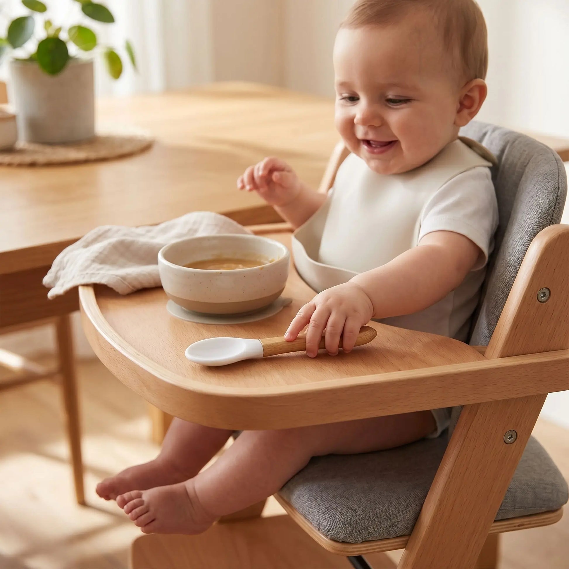 Couverts ergonomiques bébé marbre