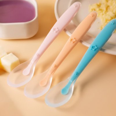 Cuillère bébé ergonomique-différentes-couleurs