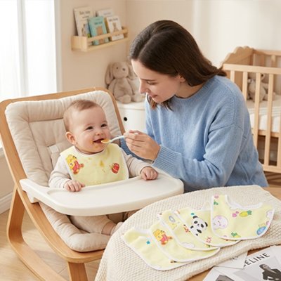 Lot de bavoirs bébé avec maman