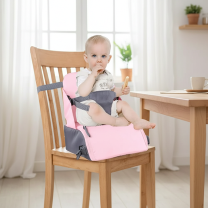 Rehausseur chaise avec bébé sur la chaise de cuisine lumineuse