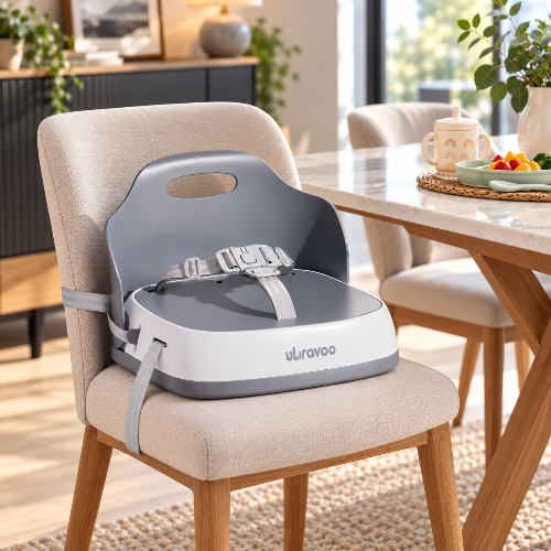 Rehausseur enfant chaise gris sur la chaise de cuisine