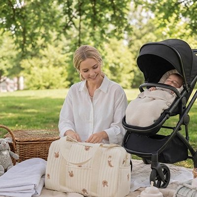 Sac à dos à langer bébé pratique et stylé avec bébé