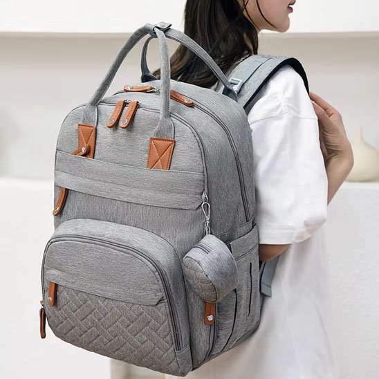 Sac à langer avec pognés gris