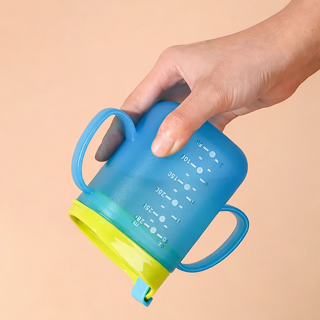 Tasse pour bébé évolutive anti renversement avec mesures
